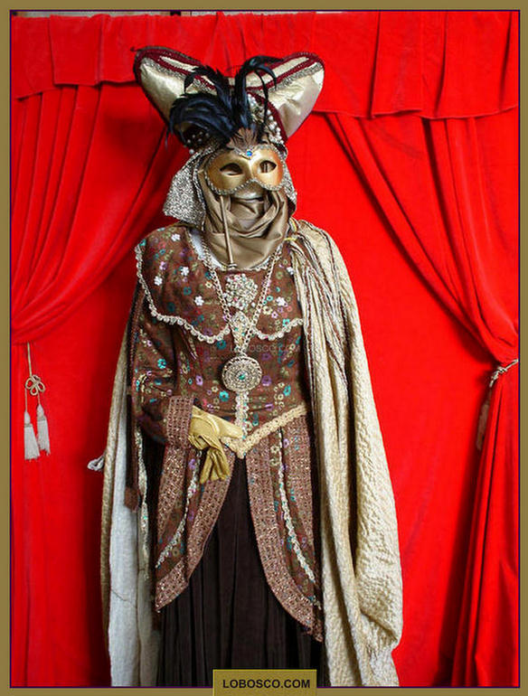 lobosco.com_00003182_abiti_donna_woman_dress_1700_maschere_veneziane_venetian_masks_multicolor_costumi_abiti_teatrali_storici_carnevale_spettacolo_costumes_clothing_theatrical_historical_carnival_performance_Dame.jpg